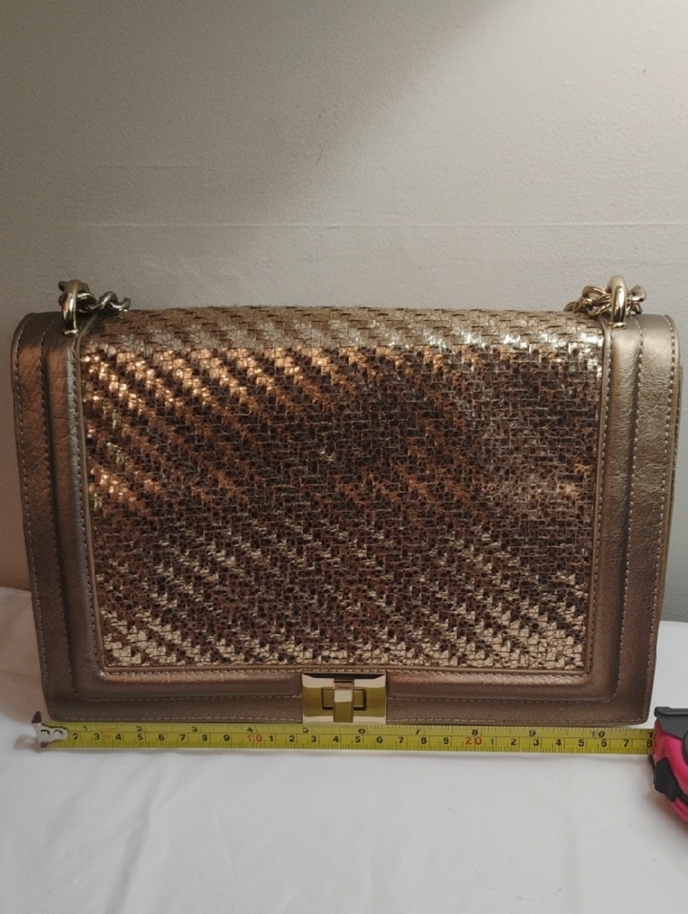 Metallic Gold Woven-Texture Crossbody with Chain Strap - Picture 4 of 5
